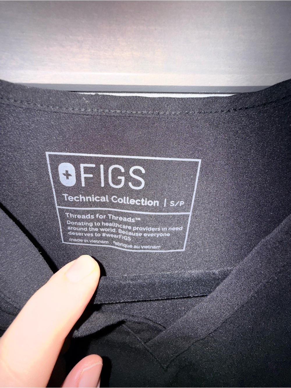 FIGS Catarina size SP Classic V-Neck Scrub Top in Black single pocket women’s - Picture 3 of 6